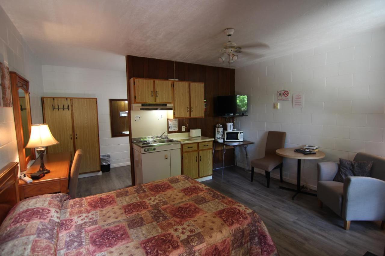 Motel Lennoxville Sherbrooke Eksteriør billede