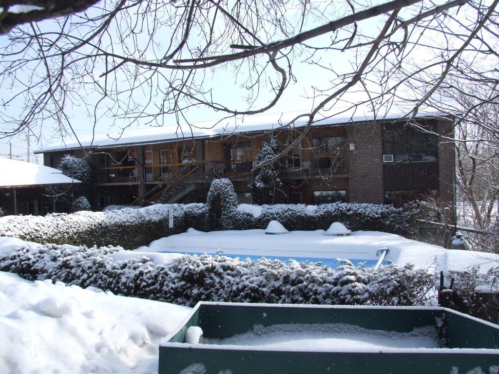 Motel Lennoxville Sherbrooke Eksteriør billede